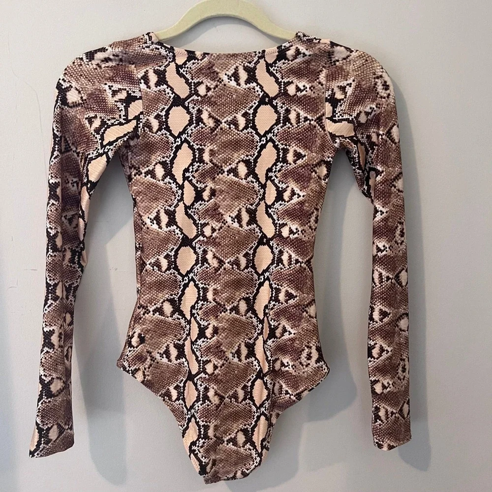 Cia Maritima Snakeskin Bodysuit Lace Up‎ Plunge Long Sleeve Top